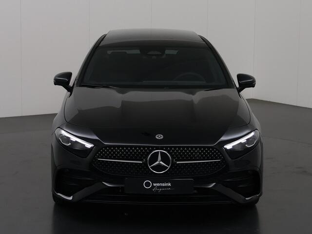 Mercedes-Benz A-KLASSE 250 e Limousine AMG Line | Nightpakket | 19-Inch | Panoramadak | Sfeerverlichting | Memory | Keyless