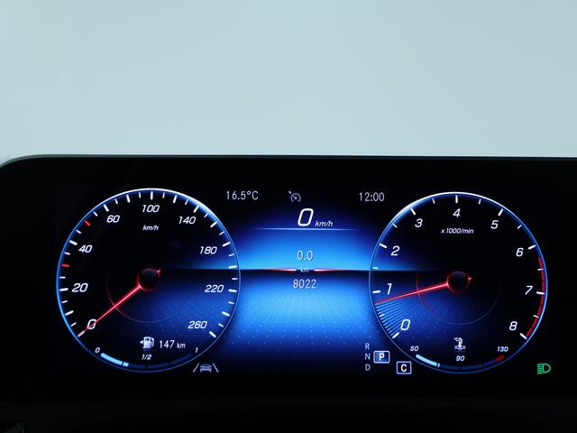 Mercedes-Benz A-KLASSE 180 Business Solution AMG | Panoramadak | Sfeerverlichting | Lage km! | Inclusief 24 maanden MB Certified garantie voor Europa.