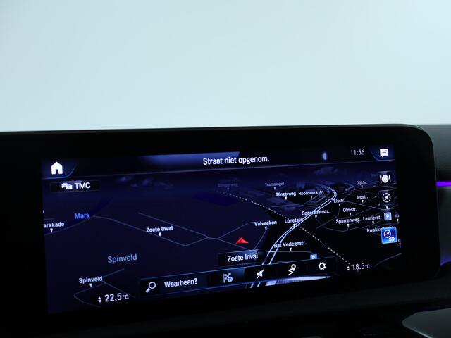 Mercedes-Benz A-KLASSE 180 Business Solution AMG | Panoramadak | Sfeerverlichting | Lage km! | Inclusief 24 maanden MB Certified garantie voor Europa.
