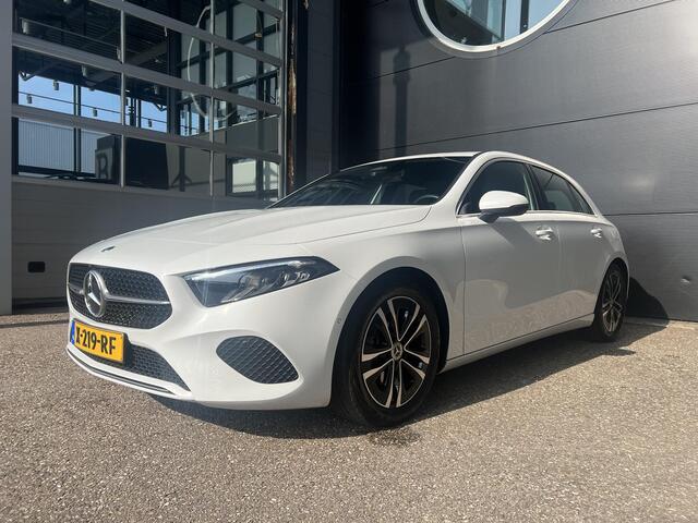Mercedes-Benz A-KLASSE 180 Business Line | Volledig Digitaal Display | LED Koplampen | Stoelverwarming | Achteruitrijcamera | Parkeersensoren | Elektrisch Inklapbare Buitenspiegels |