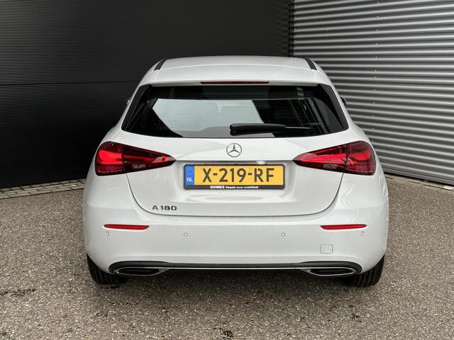 Mercedes-Benz A-KLASSE 180 Business Line | Volledig Digitaal Display | LED Koplampen | Stoelverwarming | Achteruitrijcamera | Parkeersensoren | Elektrisch Inklapbare Buitenspiegels |