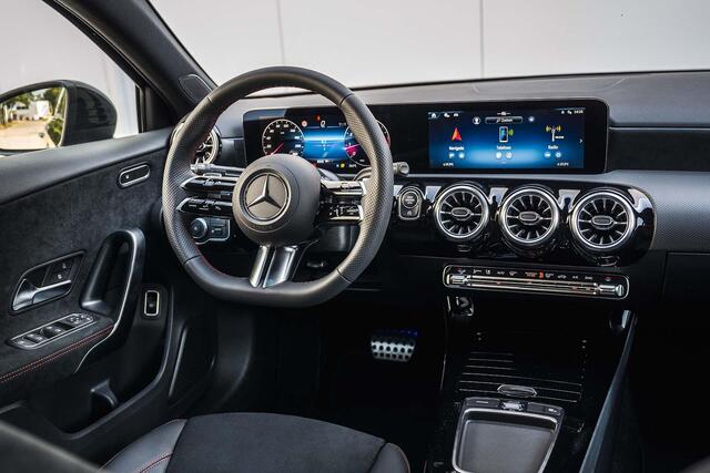 Mercedes-Benz A-KLASSE 180 Star Edition AMG Line | MULTIBEAM LED | Smartphone-integratie