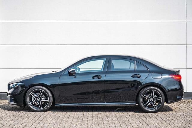 Mercedes-Benz A-KLASSE 180 Star Edition AMG Line | MULTIBEAM LED | Smartphone-integratie