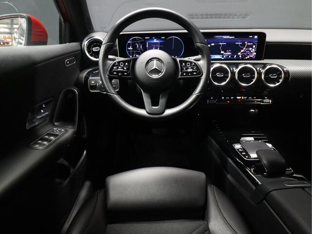 Mercedes-Benz A-KLASSE 180 Business Solution Luxury [CAMERA, APPLE CARPLAY, ANDROID AUTO, STOELVERW., FLIPPERS, NIEUWSTAAT]