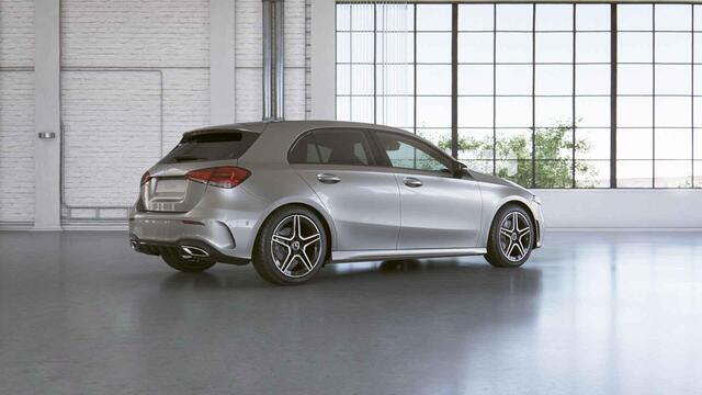 Mercedes-Benz A-KLASSE 180 Business Solution AMG | Panoramadak | Night | Stoelverwarming | Sfeerverlichting | Achteruitrijcamera |