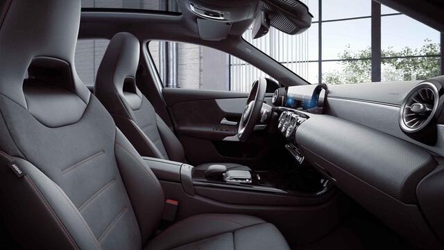 Mercedes-Benz A-KLASSE 180 Business Solution AMG | Panoramadak | Night | Stoelverwarming | Sfeerverlichting | Achteruitrijcamera |