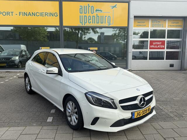 Mercedes-Benz A-KLASSE 180 Ambition Automaat * LED * NAVI * PDC *
