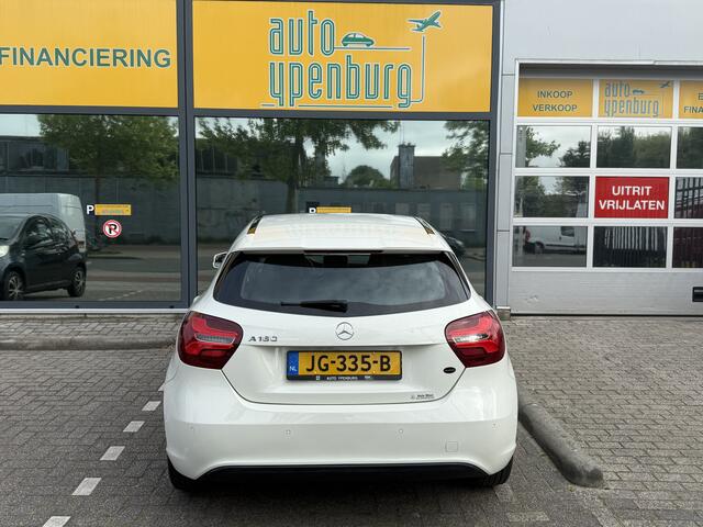 Mercedes-Benz A-KLASSE 180 Ambition Automaat * LED * NAVI * PDC *
