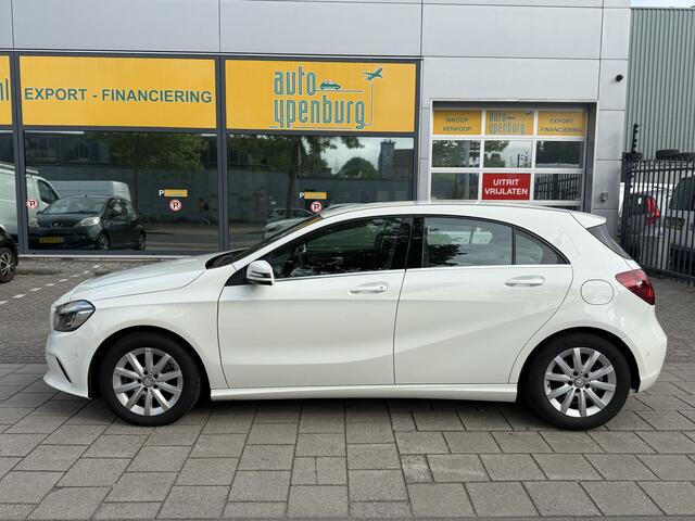 Mercedes-Benz A-KLASSE 180 Ambition Automaat * LED * NAVI * PDC *