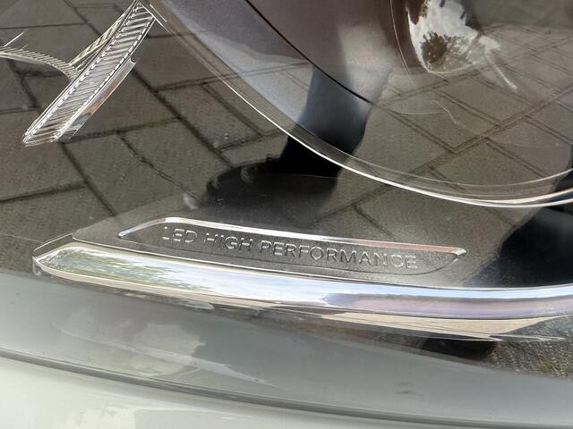 Mercedes-Benz A-KLASSE 180 Ambition Automaat * LED * NAVI * PDC *