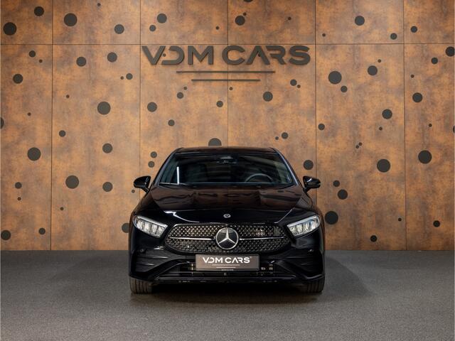 Mercedes-Benz A-KLASSE 250e AMG Line | Nightpakket | Achteruitrijcamera | KEYLESS-GO | Ambient Lighting |
