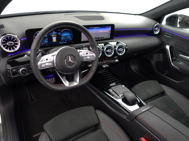 Mercedes-Benz A-KLASSE 250 AMG Night Edition Design aut- Panoramadak, Sfeerverlichting, Dynamic select, Lane Assist, Park Assist, Design Afwerking