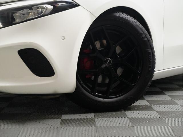 Mercedes-Benz A-KLASSE 180 d AMG Night Edition Aut- Sport leder, Xenon Led, Clima, Navi, Camera