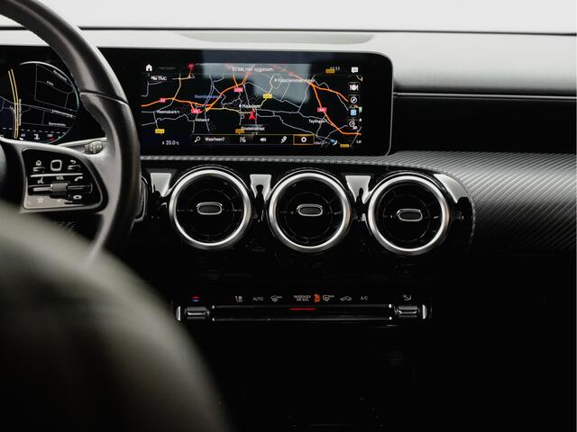 Mercedes-Benz A-KLASSE 180 d AMG Night Edition Aut- Sport leder, Xenon Led, Clima, Navi, Camera