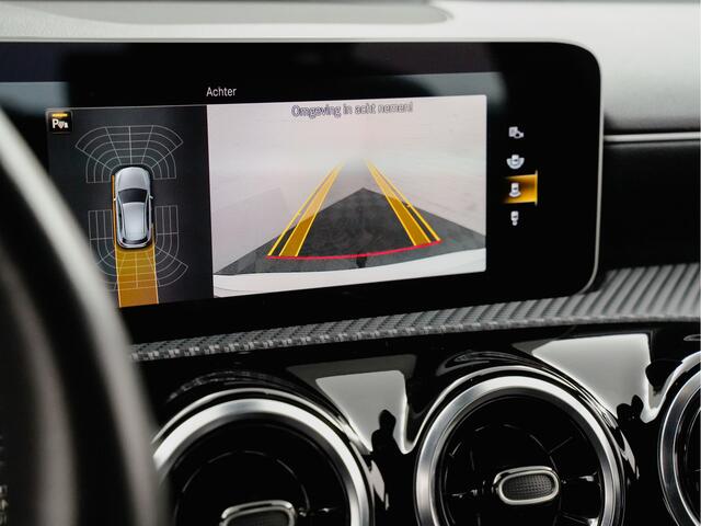Mercedes-Benz A-KLASSE 180 d AMG Night Edition Aut- Sport leder, Xenon Led, Clima, Navi, Camera