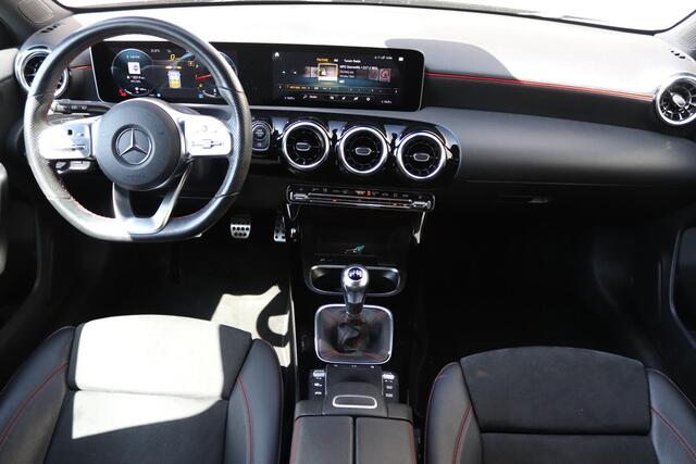 Mercedes-Benz A-KLASSE 160 Business Solution AMG | Stoelverwarming | Glazen schuif-kanteldak | El. wegklapbare trekhaak |