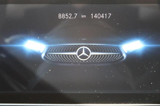 Mercedes-Benz A-KLASSE 160 Business Solution AMG | Stoelverwarming | Glazen schuif-kanteldak | El. wegklapbare trekhaak |