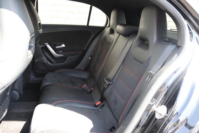 Mercedes-Benz A-KLASSE 160 Business Solution AMG | Stoelverwarming | Glazen schuif-kanteldak | El. wegklapbare trekhaak |