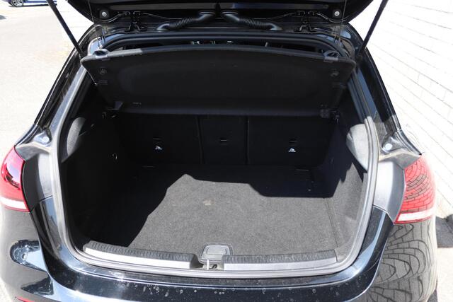 Mercedes-Benz A-KLASSE 160 Business Solution AMG | Stoelverwarming | Glazen schuif-kanteldak | El. wegklapbare trekhaak |