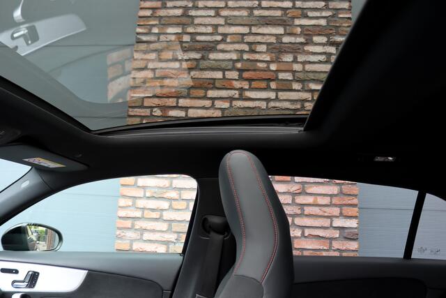 Mercedes-Benz A-KLASSE 250 e AMG Line Aut8 | Panoramadak | Memory | Camera | Keyless Go | Multibeam LED | Stoelverwarming | Nightpakket | Advanced Sound System | Zitcomfortpakket |