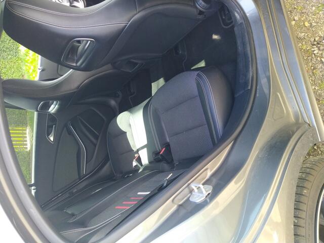 Mercedes-Benz A-KLASSE 180 d Lease Ed.