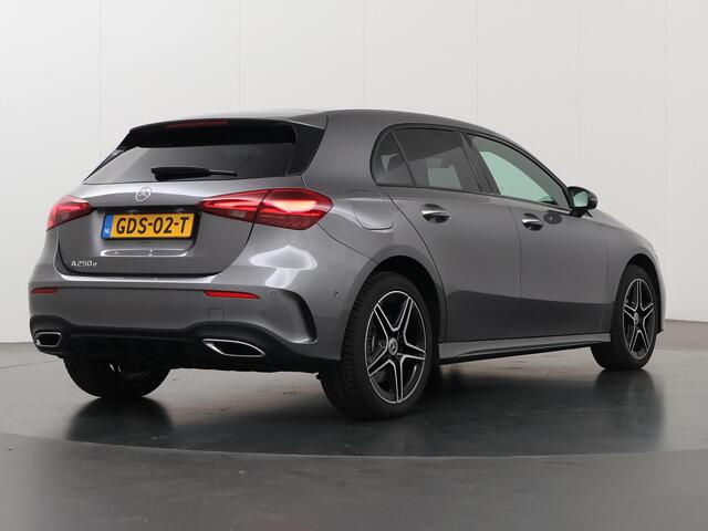 Mercedes-Benz A-KLASSE 250 e Star Edition AMG Line | Nightpakket | Sfeerverlichting | Apple carplay | Android auto | Parkeercamera | Stoelverwarming |