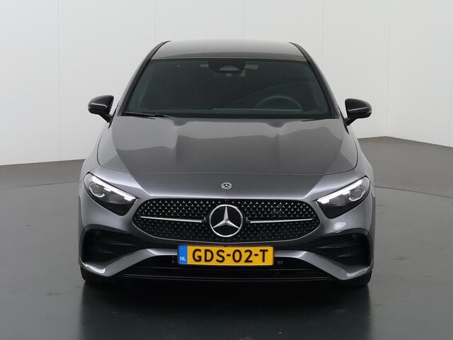 Mercedes-Benz A-KLASSE 250 e Star Edition AMG Line | Nightpakket | Sfeerverlichting | Apple carplay | Android auto | Parkeercamera | Stoelverwarming |