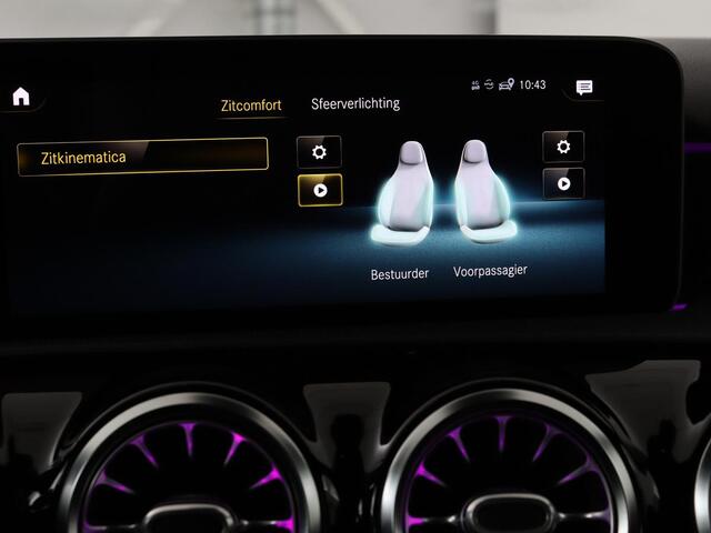 Mercedes-Benz A-KLASSE 200 AMG Night | Panoramadak | Stoelverwarming | Carplay | Camera | Keyless | Memory | Sfeerverlichting | Widescreen | Leder/Alcantara | Navigatie | Park Assist