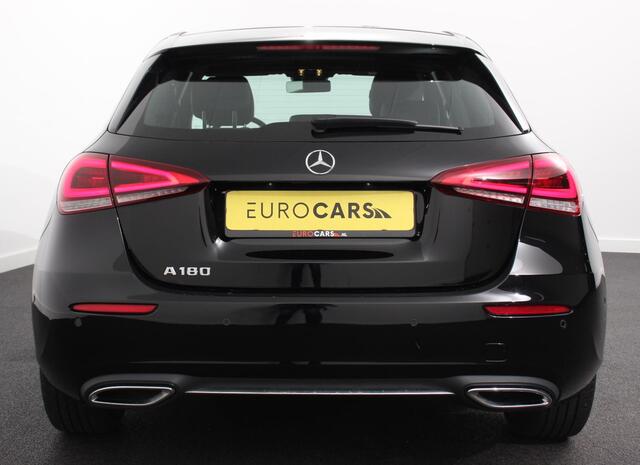 Mercedes-Benz A-KLASSE 180 136pk Automaat Progressive Navigatie Parkeersensoren Camera Cruise Control Stoelverwarming Ledverlichting Climate Control