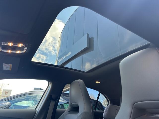 Mercedes-Benz A-KLASSE 200 AMG Line / Pano / Navigatie / Mem seats / 360 camera / Stoelverwarming / Dodehoek