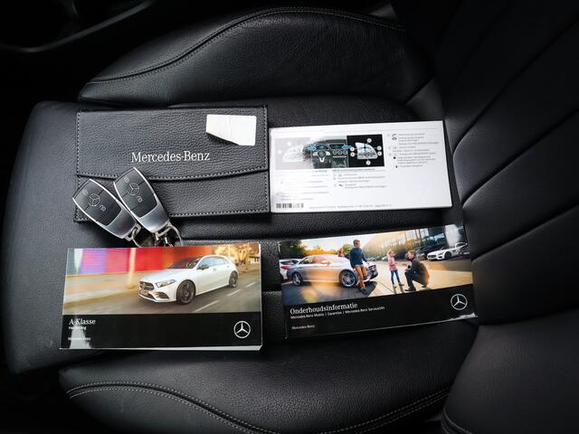 Mercedes-Benz A-KLASSE 250 4MATIC Premium Plus (225PK) 2e-Eig, MB-Dealer-Onderh, 12-Mnd-BOVAG, NL-Auto, Navigatie, Panoramaschuifdak, Ambient-Lighting, Parkeersensoren-V+A, LM.-Velgen, Leer, Elektrische-Stoelen, Stoelverwarming, Full-Virtual-Cockpit, Privacy-Glas