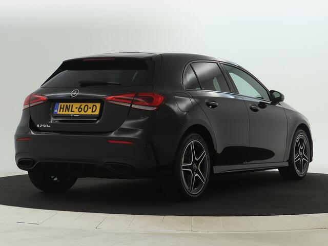 Mercedes-Benz A-KLASSE 250 e AMG Plug-In Hybride | Sfeerverlichting | Nightpakket | Apple Carplay | MBUX augmented reality | Inclusief 24 maanden MB Certified garantie voor Europa.