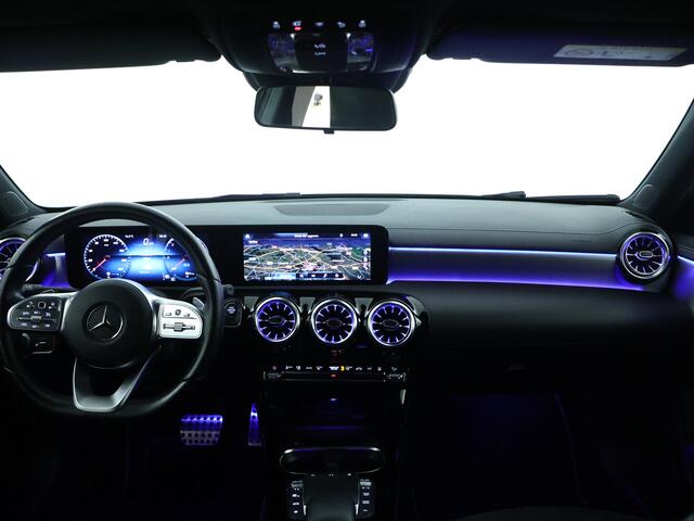 Mercedes-Benz A-KLASSE 250 e AMG Plug-In Hybride | Sfeerverlichting | Nightpakket | Apple Carplay | MBUX augmented reality | Inclusief 24 maanden MB Certified garantie voor Europa.