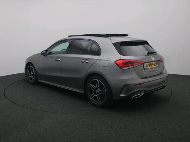 Mercedes-Benz A-KLASSE 160 Business Solution AMG | AMG Line | Nicht Pakket | Schuif-Kanteldak | Sfeerverlichting | Ledkoplampen. Inclusief 24 maanden MB Certified garantie voor Europa.