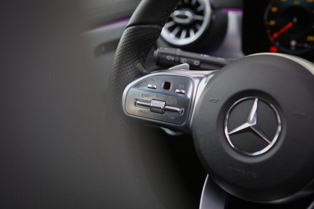 Mercedes-Benz A-KLASSE 250e AMG | Panoramadak | Sfeerverlichting |