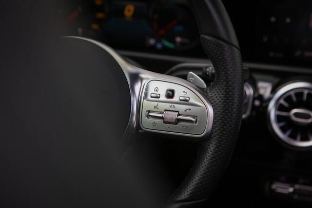 Mercedes-Benz A-KLASSE 250e AMG | Panoramadak | Sfeerverlichting |