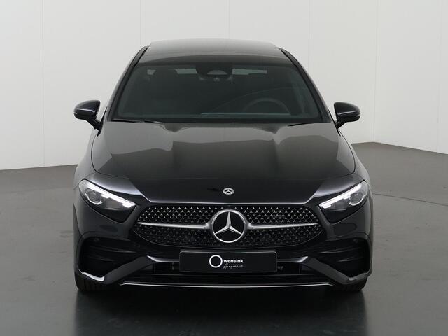Mercedes-Benz A-KLASSE 250 e Business Solution AMG | Panoramadak | Achteruitrijcamera | Navigatie | Keyless entry | Extra getint glas