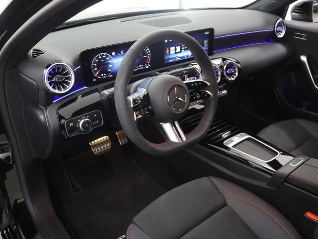 Mercedes-Benz A-KLASSE 250 e Business Solution AMG | Panoramadak | Achteruitrijcamera | Navigatie | Keyless entry | Extra getint glas