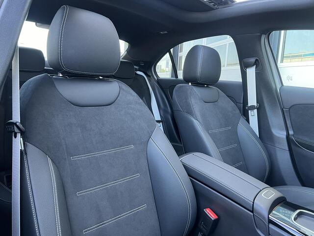 Mercedes-Benz A-KLASSE Limousine 180 Business Solution AMG | AMG Plus Pakket | Night Pakket | Panoramadak | Elektrisch Verstelbare Stoelen + Memory | Burmester Surround Sound | 360° Camera | Head-up Display | Dodehoekassistent | MULTIBEAM LED Koplampen