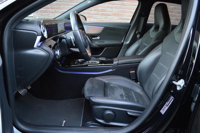 Mercedes-Benz A-KLASSE 250 e AMG Led Panorama Widescreen Sfeer Camera Night Augmented Pdc