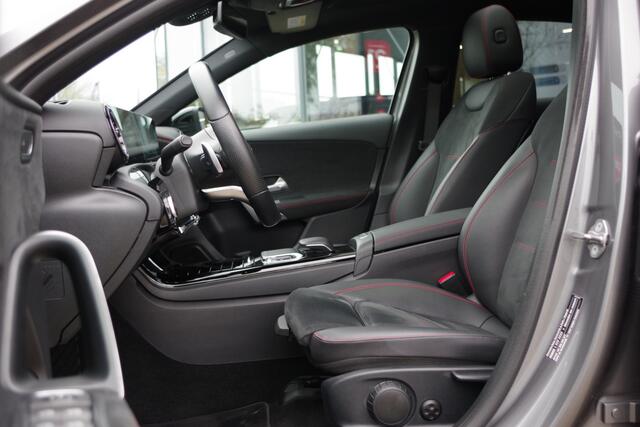 Mercedes-Benz A-KLASSE 200 164 PK Automaat AMG-Line Business Solutions, Night-Pakket, Panoramadak, LED, Camera, Leder-Alcantara