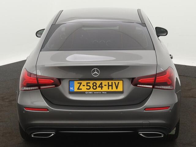 Mercedes-Benz A-KLASSE 200 Premium SFEERVERLICHTING WIDE-SCREEN CAMERA LEER