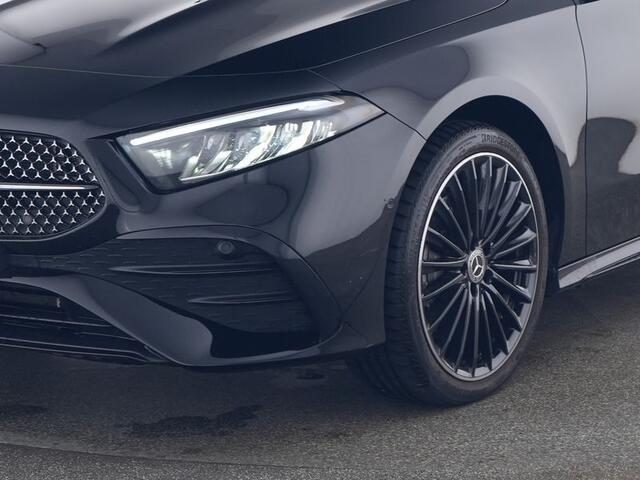 Mercedes-Benz A-KLASSE 250 e AMG Face Lift Plug-In Hybride | AMG Line | Night Pakket | 19 Inch AMG Velgen | Stuur en Stoelverwarming | Sfeerverlichting | Inclusief 24 maanden MB Certified garantie voor Europa.