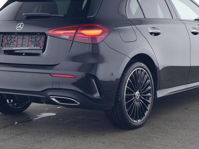 Mercedes-Benz A-KLASSE 250 e AMG Face Lift Plug-In Hybride | AMG Line | Night Pakket | 19 Inch AMG Velgen | Stuur en Stoelverwarming | Sfeerverlichting | Inclusief 24 maanden MB Certified garantie voor Europa.