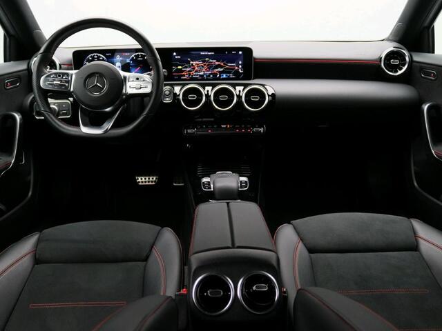 Mercedes-Benz A-KLASSE 180 Sedan Business Solution AMG | AMG Line | Ledkoplampen | Stoelverwarming | Achteruitrijcamera | Apple CarPlay | Inclusief 24 maanden Mercedes-Benz Certified garantie voor Europa.