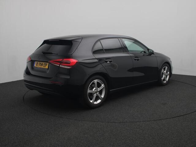 Mercedes-Benz A-KLASSE 180 Business Solution | Ledkoplampen | Achteruitrijcamera | Spiegelpakket | Inclusief 24 maanden Mercedes-Benz Certified garantie voor Europa.