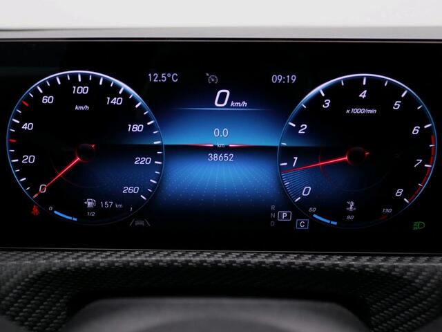 Mercedes-Benz A-KLASSE 180 Business Solution | Ledkoplampen | Achteruitrijcamera | Spiegelpakket | Inclusief 24 maanden Mercedes-Benz Certified garantie voor Europa.