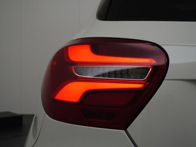 Mercedes-Benz A-KLASSE 180 Business Solution AMG