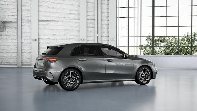 Mercedes-Benz A-KLASSE 180 Business Solution AMG | Nightpakket | Parkeerpakket met achteruitrijcamera | KEYLESS GO | Sfeerverlichting | MULTIBEAM LED | Extra USB-poorten | Verwarmde stoelen vooraan | Spiegelpakket |