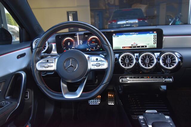 Mercedes-Benz A-KLASSE 180 Business Solution AMG , CLIMATR , CR CONTR , A UITRIJ CAM , ZWARTE HEMEL , LMV18 ,